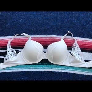 VS “Perfect Shape” NWT Push Up Bra - 32DD